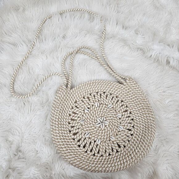 Venus Striped Round Woven Shell Seashell Tote Crossbody Beachy Circle Boho - Picture 1 of 8